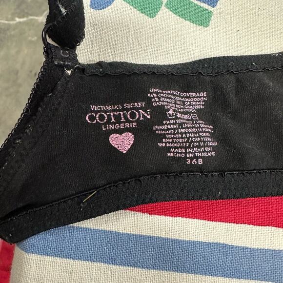 Victoria's Secret Black and White Text Print Bra - Picture 3 of 8